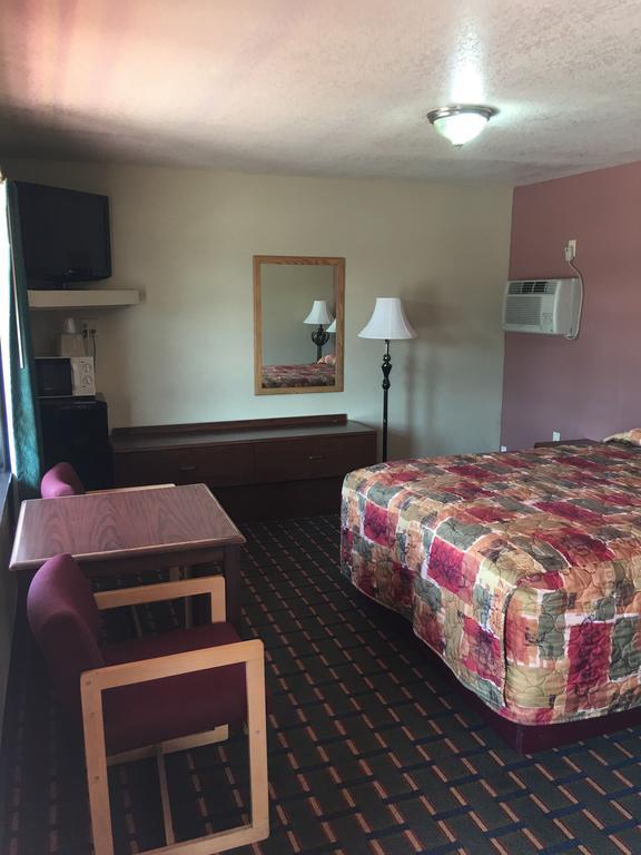 Best Value Inn Motel Sandusky Марианна Екстериор снимка
