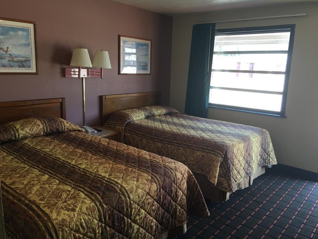 Best Value Inn Motel Sandusky Марианна Екстериор снимка