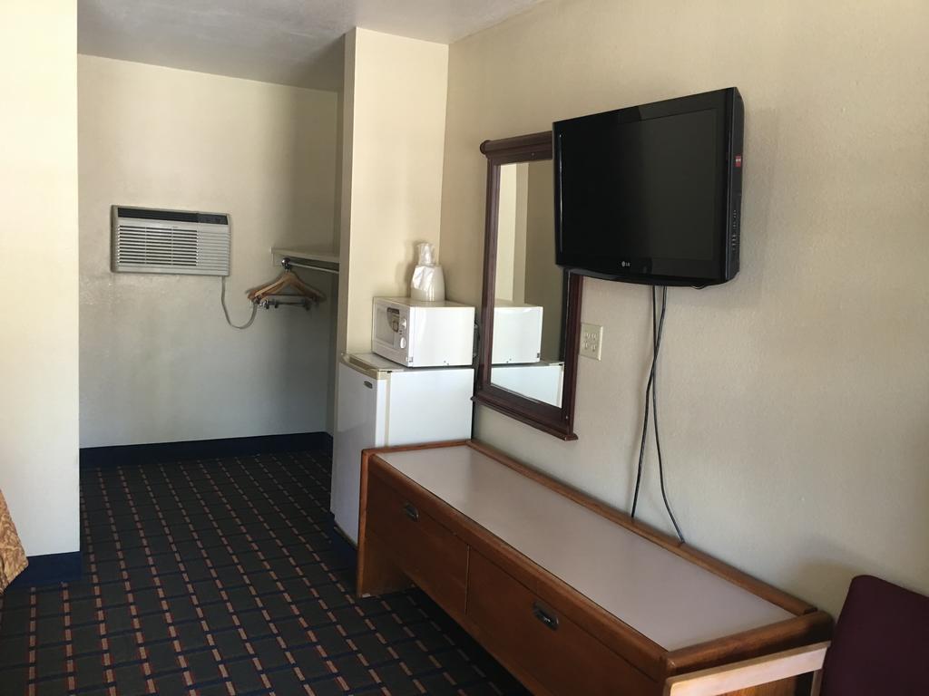 Best Value Inn Motel Sandusky Марианна Екстериор снимка
