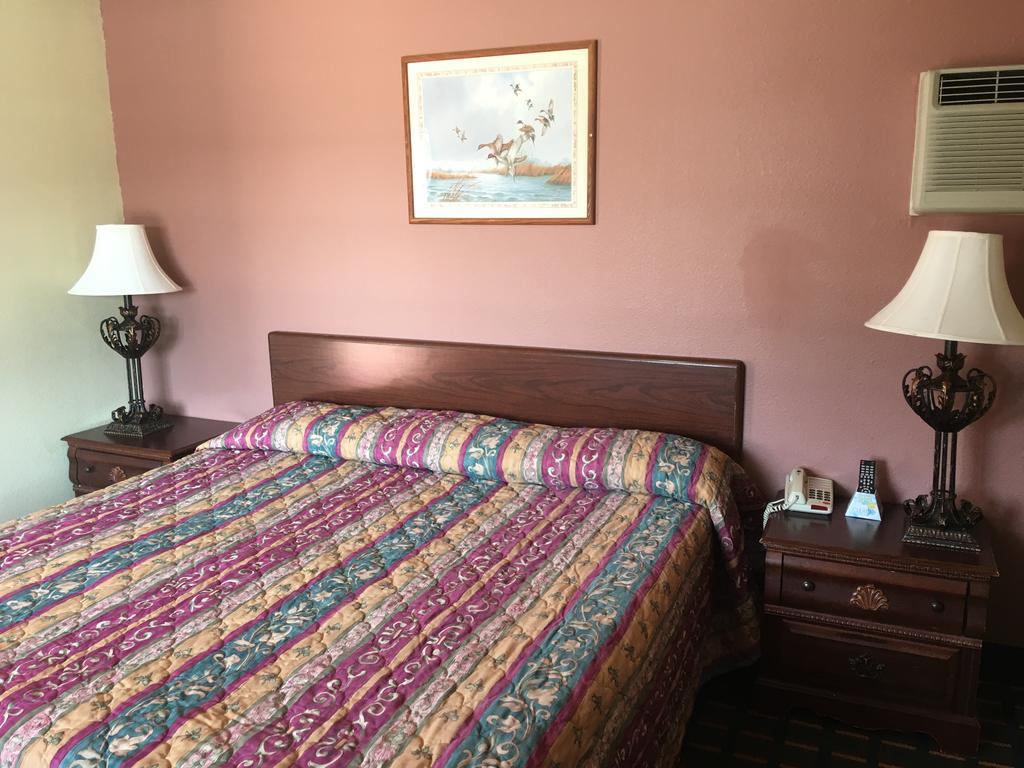 Best Value Inn Motel Sandusky Марианна Екстериор снимка