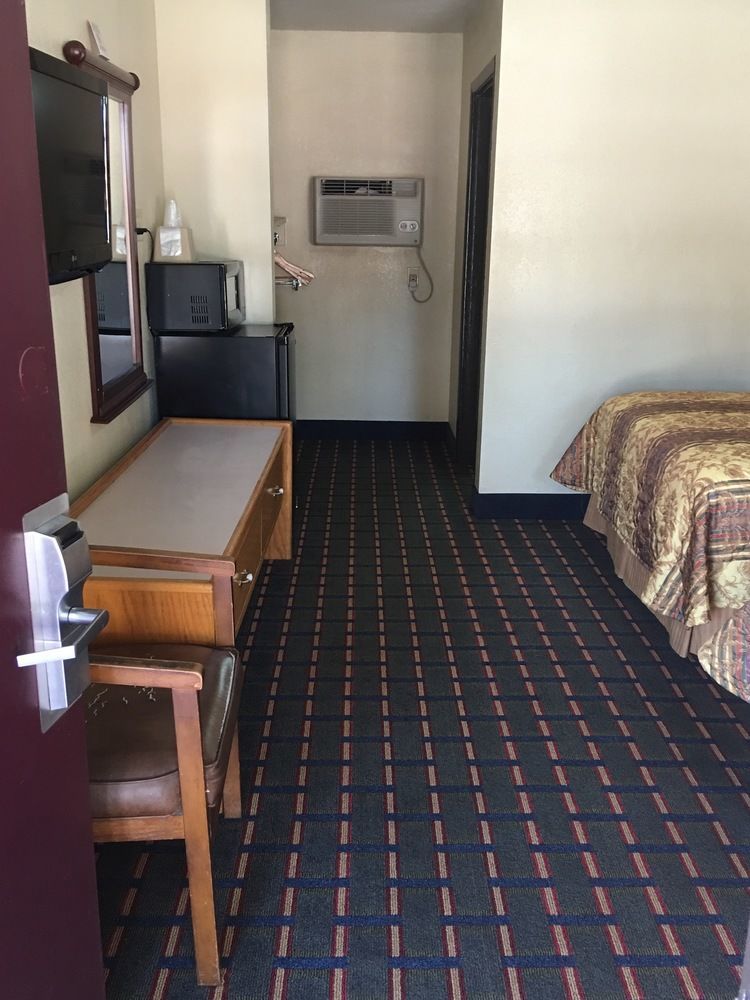 Best Value Inn Motel Sandusky Марианна Екстериор снимка