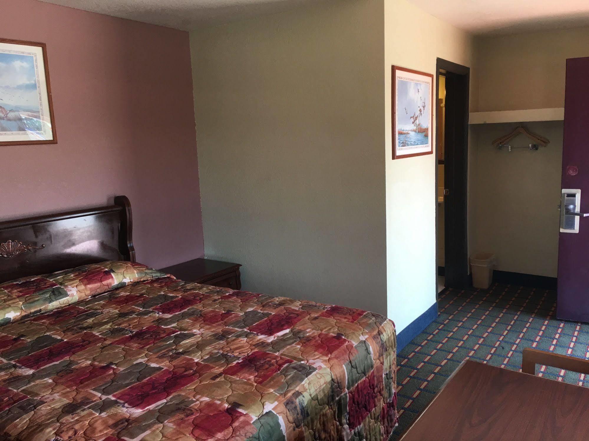 Best Value Inn Motel Sandusky Марианна Екстериор снимка