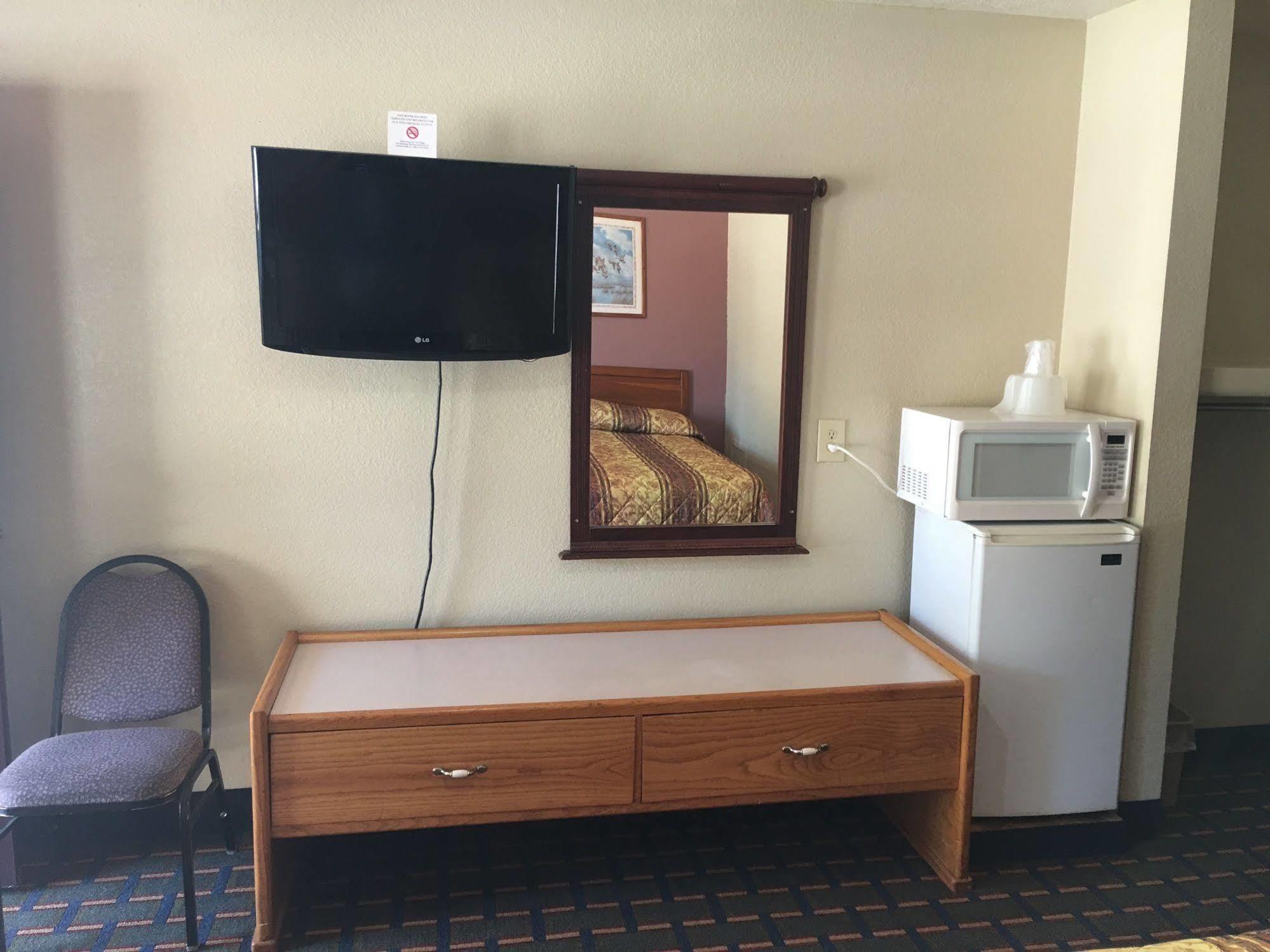 Best Value Inn Motel Sandusky Марианна Екстериор снимка